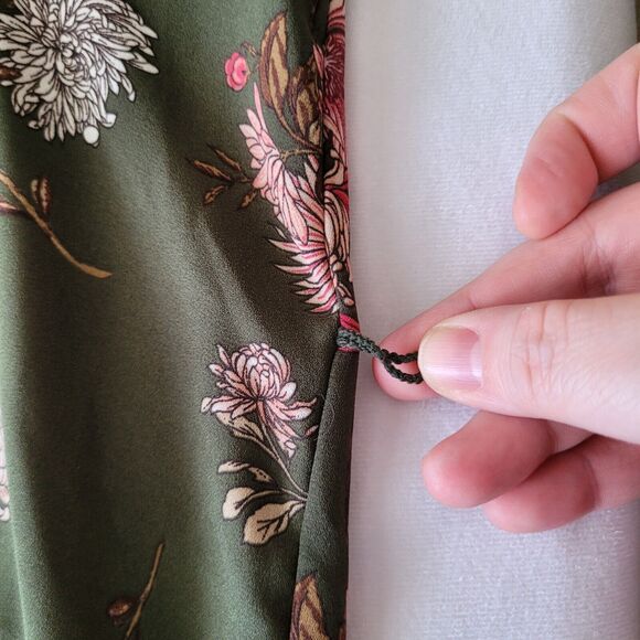 Forever 21 Womens Tunic Blouse Plus Size 1x Olive Green Pink Florals Roll Tab - Picture 8 of 10